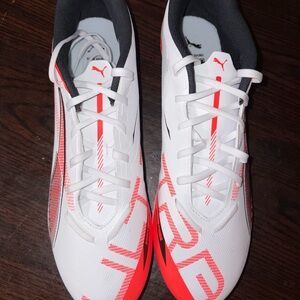 Puma Men’s White & orange Athletic cleats